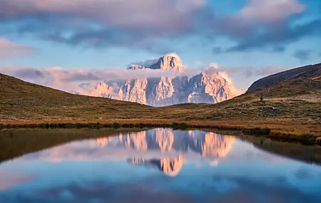 唯美自然 景观 山 云 天空 领域 倒影 桌面壁纸 6000×4000