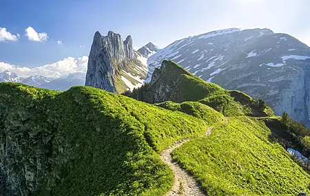 热门自然 山脉 瑞士 阿尔卑斯山 路径 阳光 高清壁纸 4979×3320