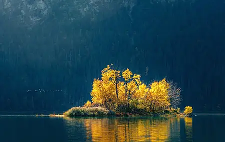 精选自然 风景 水 倒影 户外 山脉 桌面壁纸 3840×2160