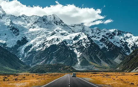 唯美山脉 风景 雪山 道路 汽车 云 新西兰 库克山 自然 雪 电脑 壁纸 4096×2304