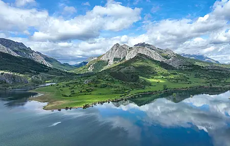 风景 自然 湖泊 云 山 水 电脑 壁纸 5280×2970