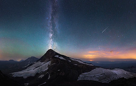 热门山脉 星星 风景 星光 银河 流星 冰川 电脑 壁纸 5120×2560