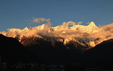 中国 西藏 雪 山 云 天空 自然 电脑 4K高清壁纸 8192×5464