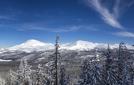超清自然 景观 雪 冬季 俄勒冈州 山脉 森林 云 松树 卷云 电脑 壁纸 6253×3293