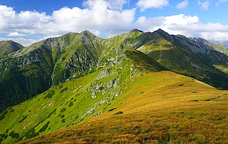 高清自然 风景 山 草 岩石 天空 云 阳光 田野 壁纸 3840×2160