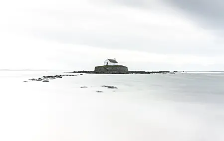 风景 岩石 水 云 长凳 喷泉 教堂 4K高清壁纸 6144×3456