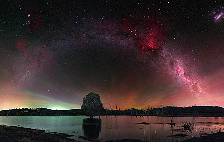 精选自然 景观 天空 树木 湖泊 水 夜 植物 星星 空间 狂欢 银河系 4K壁纸 3840×2160