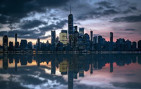 超清摄影 城市 景观 云 河流 倒影 水 摩天大楼 晚上 天空 桌面壁纸 3840×2160