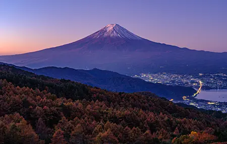 自然 风景 天空 晴朗 城镇 灯光 远景 树木 森林 夕阳 4K高清壁纸 6144×4608