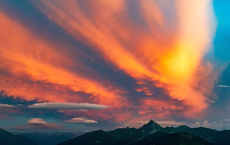自然 景观 山脉 天空 云 橙色 远景 无人机 照片 弱光 壁纸 3840×2160