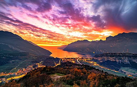 自然 风景 山脉 天空 云 日落 城镇 水 房屋 道路 长流 远景 手机壁纸 5120×2880