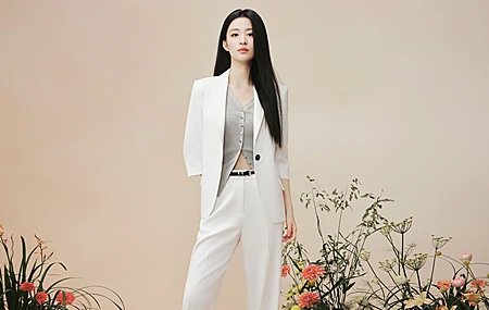 唯美王楚然 白色西装 帅气 美女 无水印壁纸 3840×2400