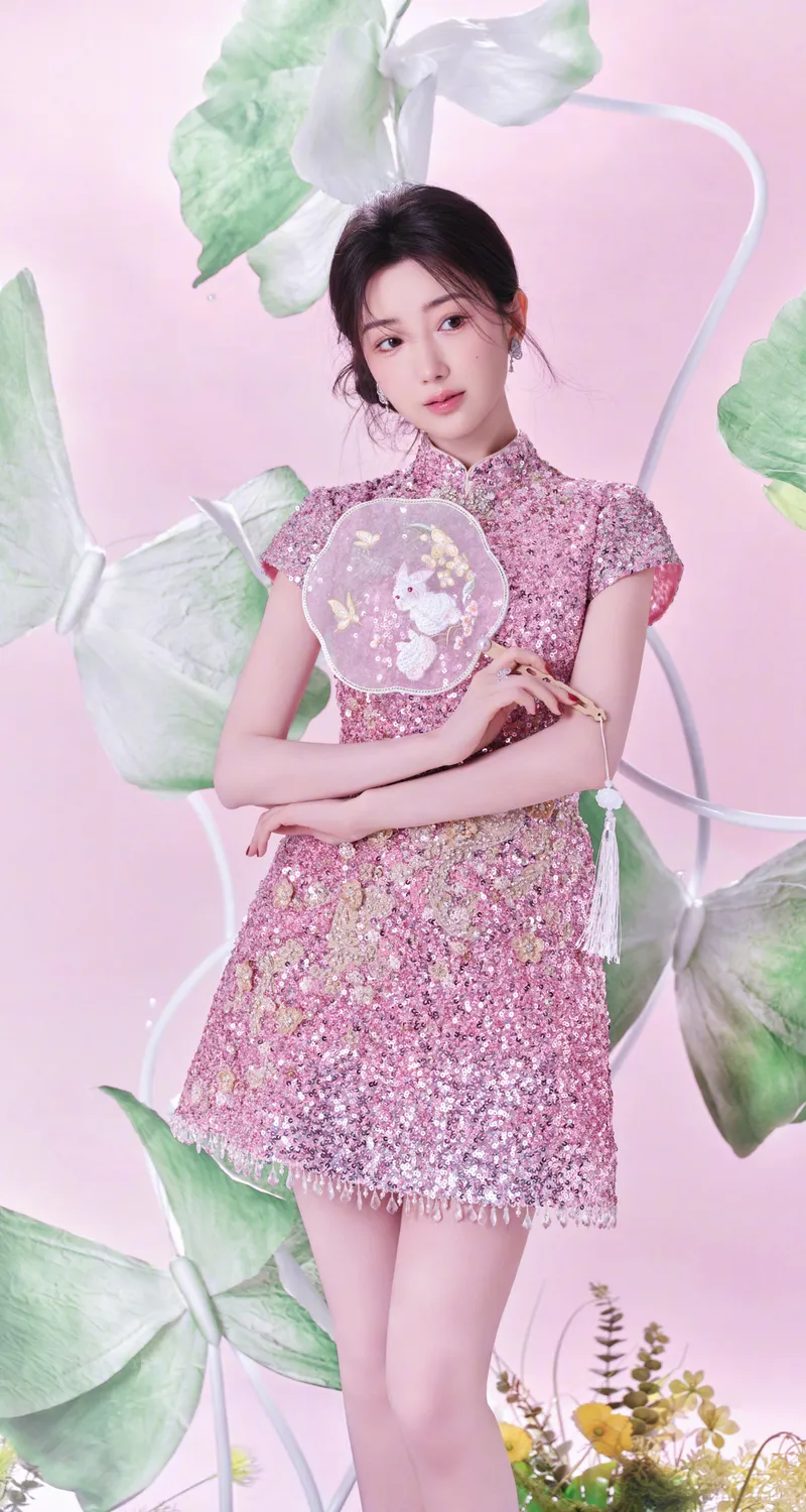 精选粉色裙子 美女 毛晓彤 4k 手机图片 高清 手机1080P 手机壁纸 2160×3840